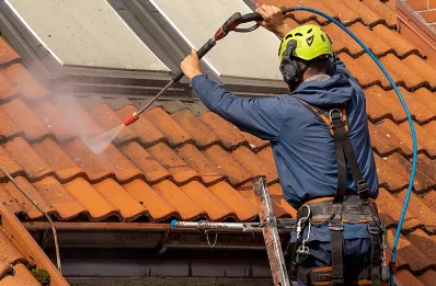 Démoussage et hydrofuge de toiture à Rosporden